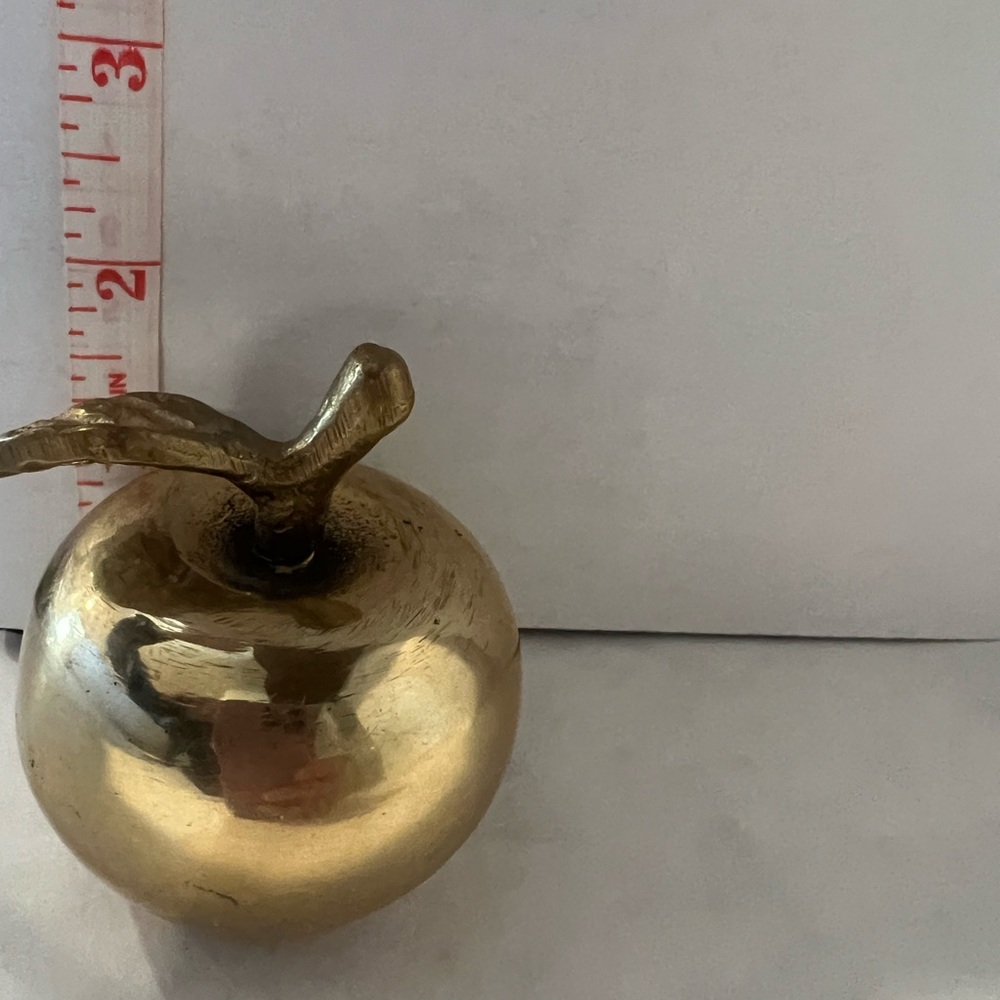 Vintage Brass Apple Bell /Paper weight - Picture 5 of 5